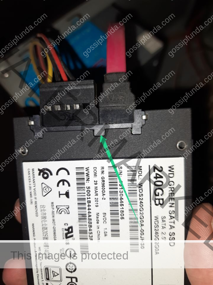 Connecting SATA cable to SSD